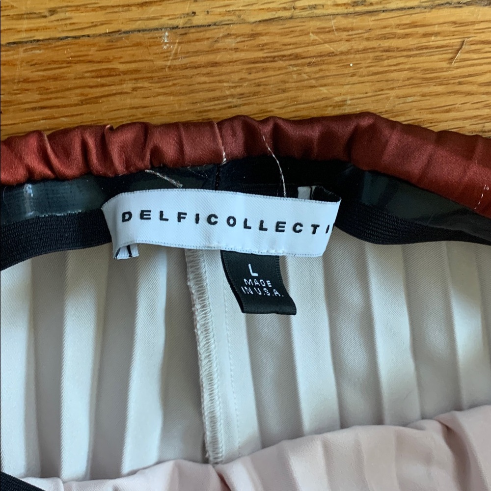 Delfi Collective Giselle Pleated Ombré Satin Maxi Dress - Picture 5 of 7